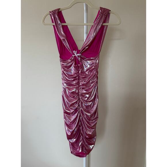 NWOT Superdown Revolve Kerrie Deep V Dress Pink Holographic Ruched Barbiecore XS - Picture 6 of 9